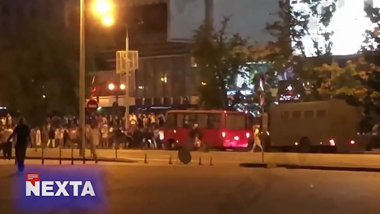 Автозак въехал в людей в Минске 9 августа 2020: видео