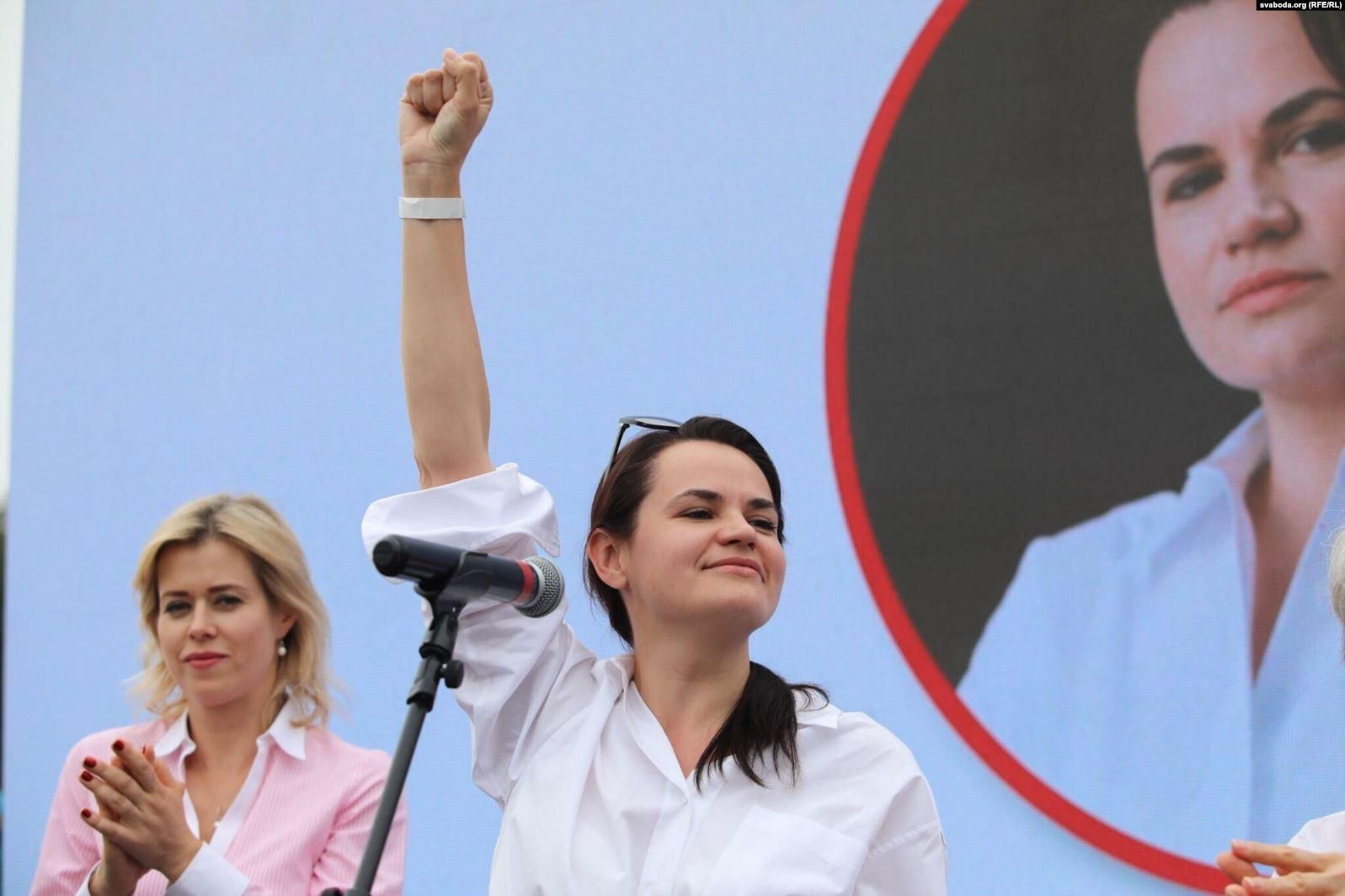 Беларусь охватили масштабные за последние десятилетия протесты: где в это время была Тихановская Беларусь охватили масштабные за последние десятилетия протесты: где в это время была Тихановская