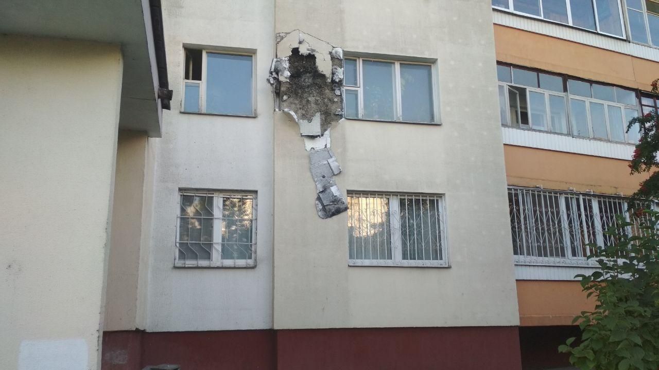 Силовики обстрілювали навіть вікна квартир у Мінську: одній жінці продірявили стелю