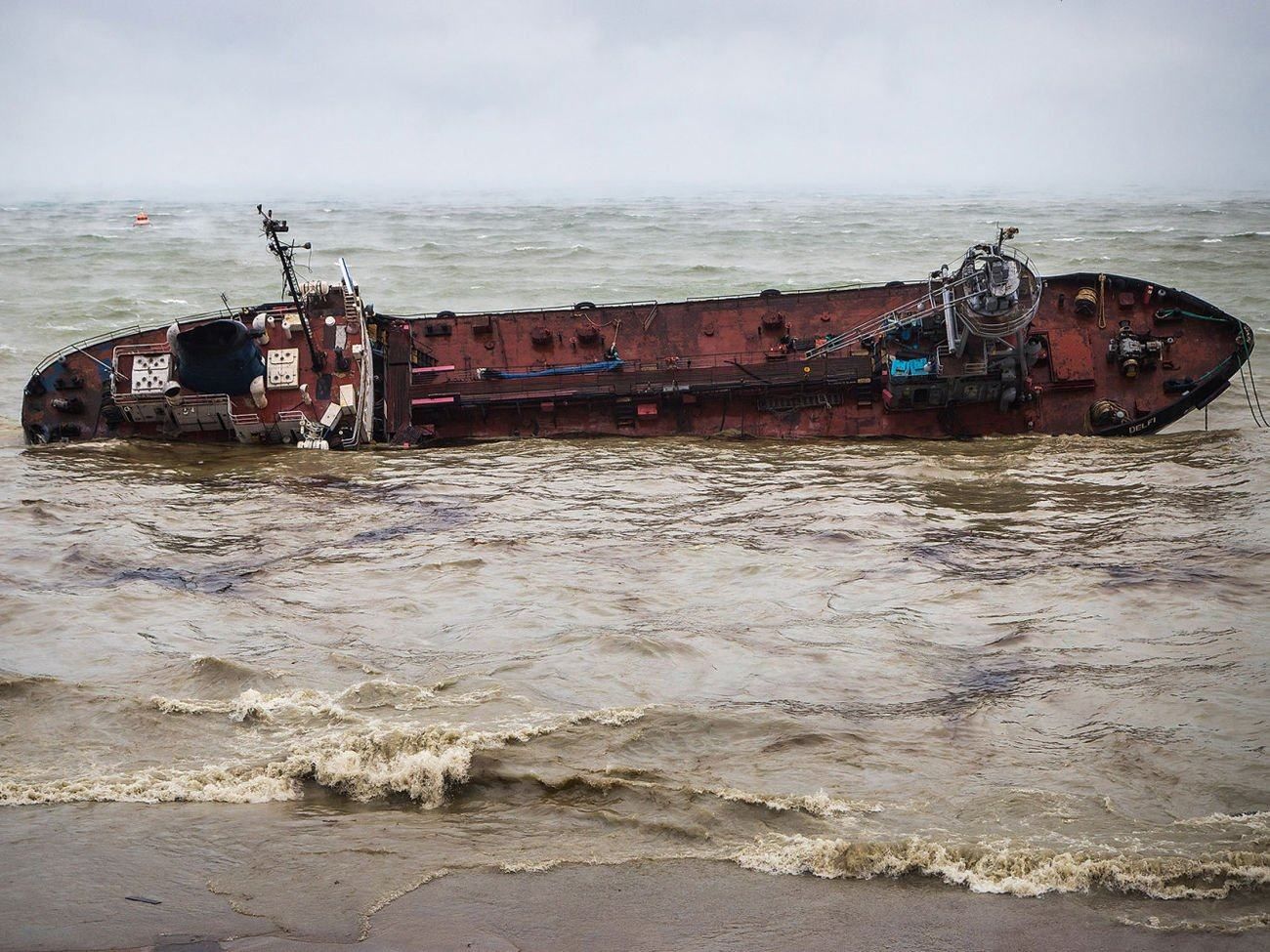 Зеленский требует немедленного решения вопроса с танкером Delfi Зеленский требует немедленного решения вопроса с танкером Delfi