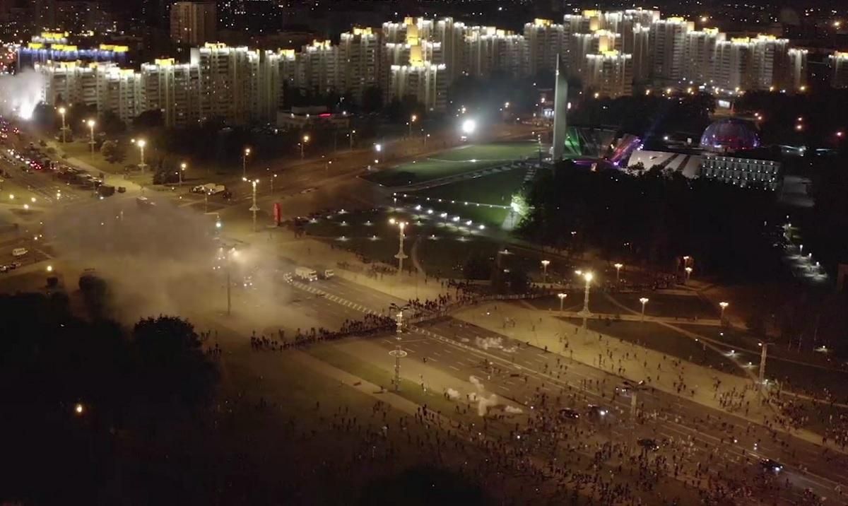 Разгон протестующих в Минске сняли с дрона: видео