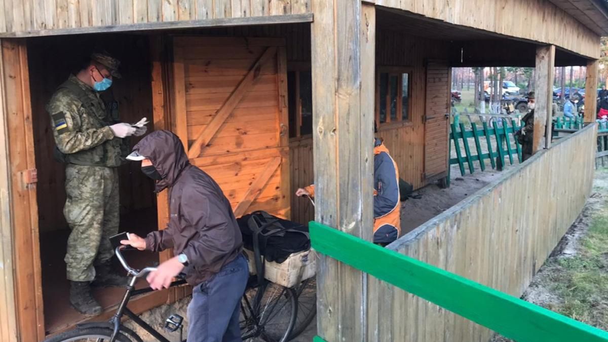 На украинско-белорусской границе приостановят пропуск украинцев На украинско-белорусской границе приостановят пропуск украинцев