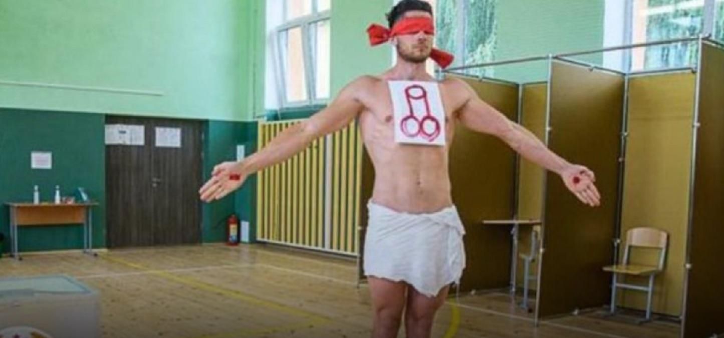 Нарисовал непристойности в бюллетене и частично обнажился: в Минске задержали художника – фото Нарисовал непристойности в бюллетене и частично обнажился: в Минске задержали художника – фото