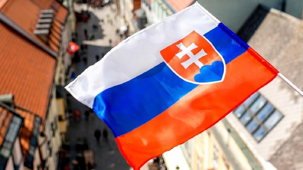 Словакия высылает российских дипломатов-шпионов
