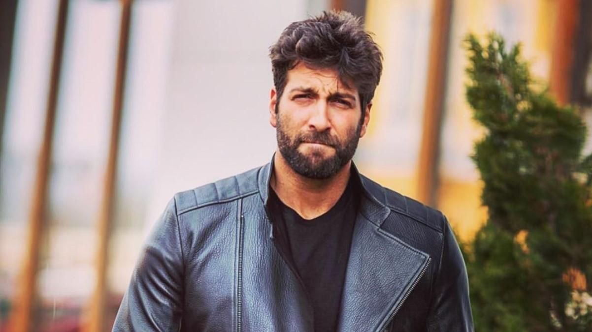 Телеведущий Даниэль Салем на мотоцикле врезался в авто: артист не пострадал Телеведущий Даниэль Салем на мотоцикле врезался в авто: артист не пострадал