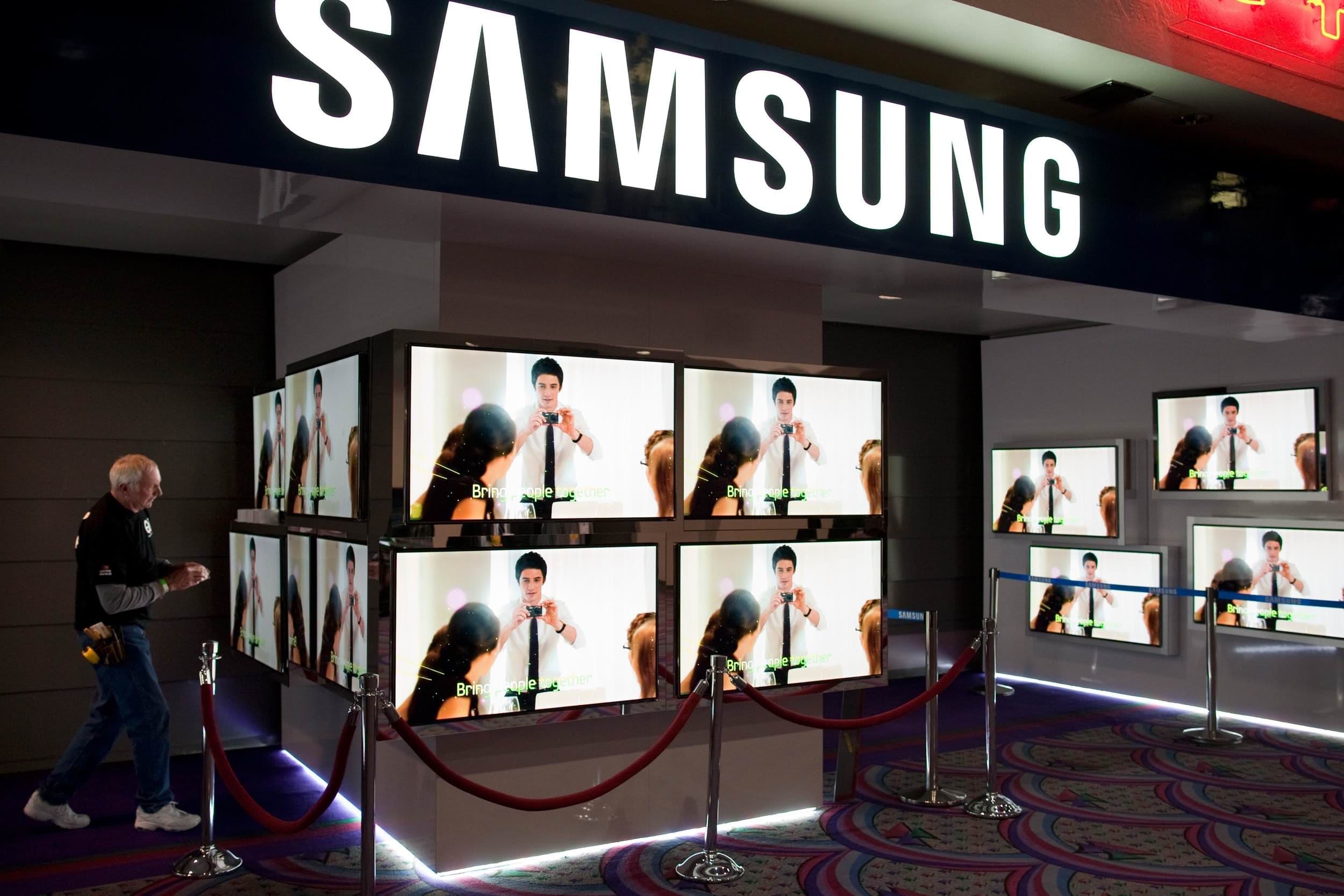 Двух сотрудников Samsung арестовали за шпионаж: детали