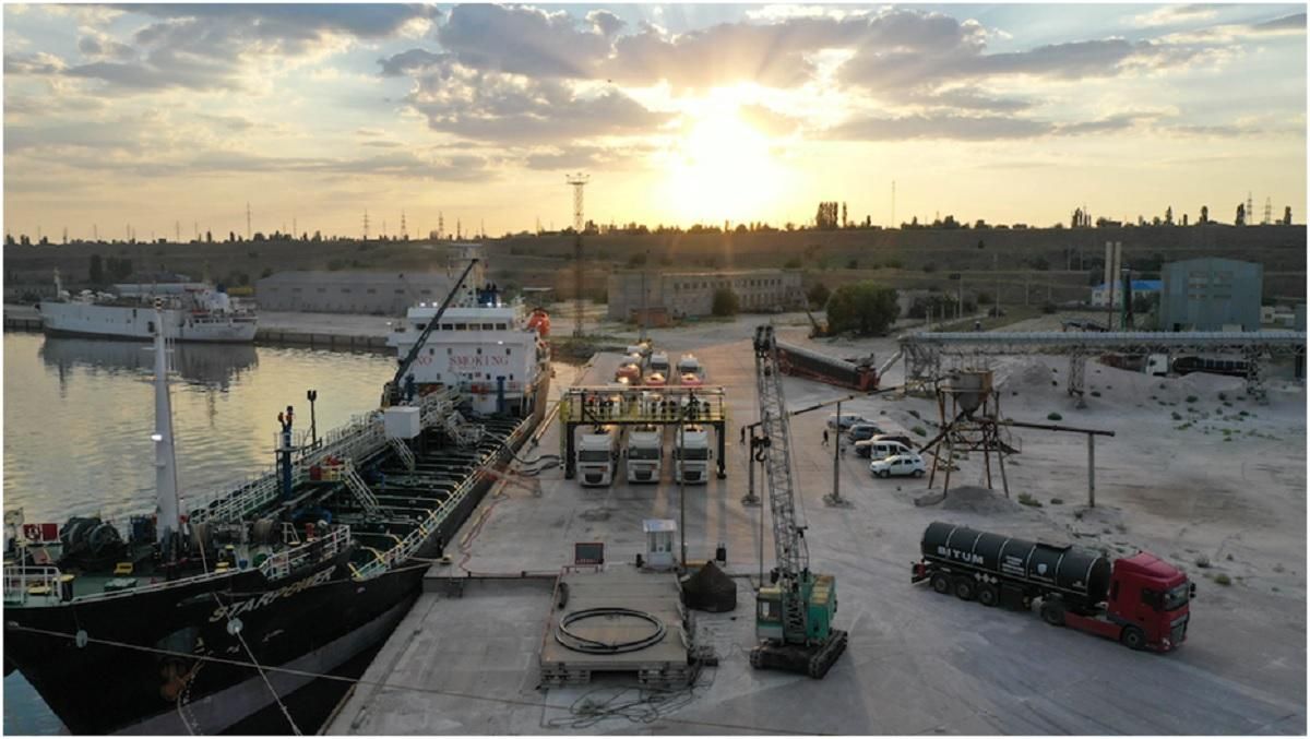 Компания "Кантарелл Украина" наладила первые морские поставки битума для "Великого будівництва"