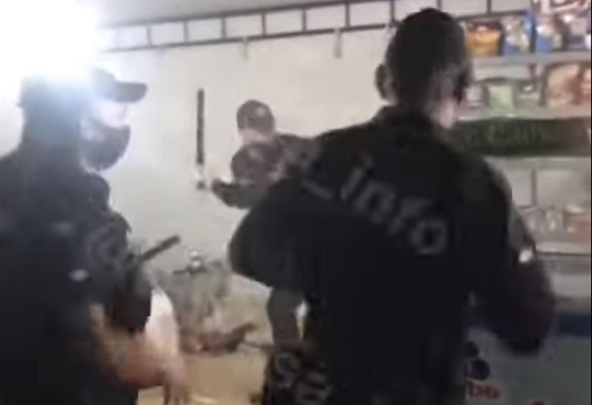 В Затоке полиция избила людей: детали, видео В Затоке полиция избила людей: детали, видео