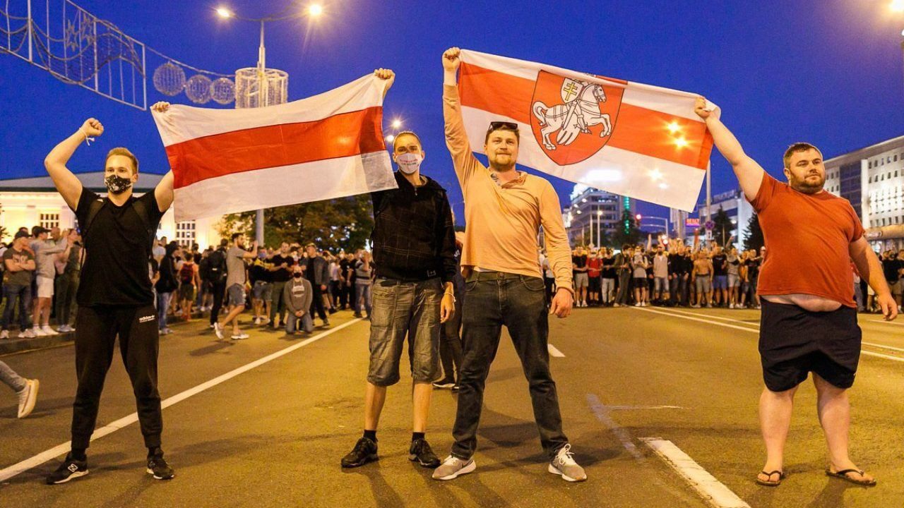 Тихановська поїхала з країни під тиском: яке майбутнє у білоруських протестів без лідера Тихановська поїхала з країни під тиском: яке майбутнє у білоруських протестів без лідера