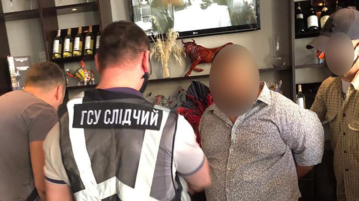 В Киеве задержали организатора схемы хищения зерна из Госрезерва В Киеве задержали организатора схемы хищения зерна из Госрезерва