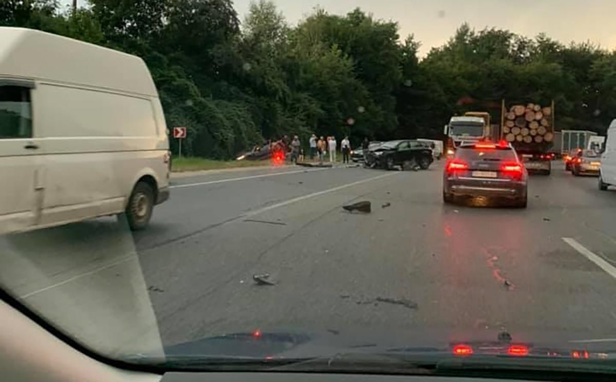 ДТП на трассе Киев - Чоп возле Львова 11 августа 2020: видео ДТП на трассе Киев - Чоп возле Львова 11 августа 2020: видео