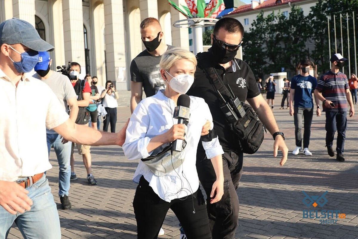 "Не зможемо посміхатися з екрана": білоруські журналісти почали звільнятися на тлі протестів "Не зможемо посміхатися з екрана": білоруські журналісти почали звільнятися на тлі протестів