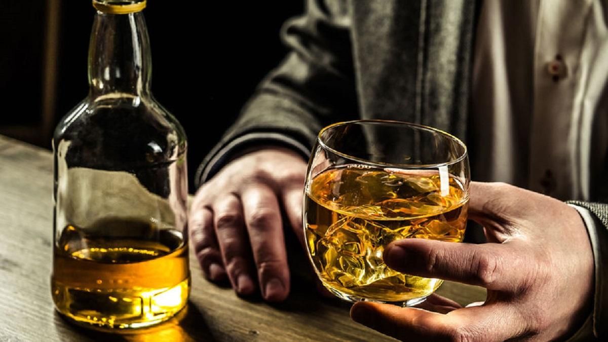 Фальшивый алкоголь составляет четверть мирового рынка:ситуация с нелегальным бизнесом в  Украине