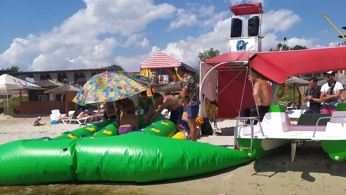 На скорости било о дно: у мужчины отказали руки и ноги после аттракциона в Железном Порту На скорости било о дно: у мужчины отказали руки и ноги после аттракциона в Железном Порту