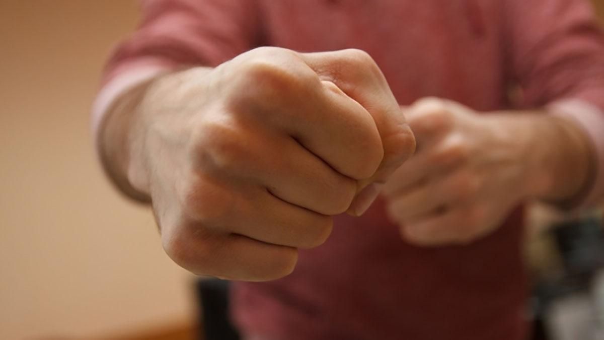 В Одесі відвідувачі супермаркету побились через маску - 24 Канал В Одесі відвідувачі супермаркету побились через маску - 24 Канал