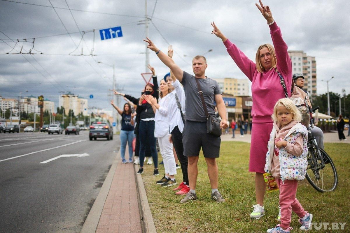 За Лукашенка "топлять" одиниці: журналіст з України описав ситуацію на вулицях Мінська