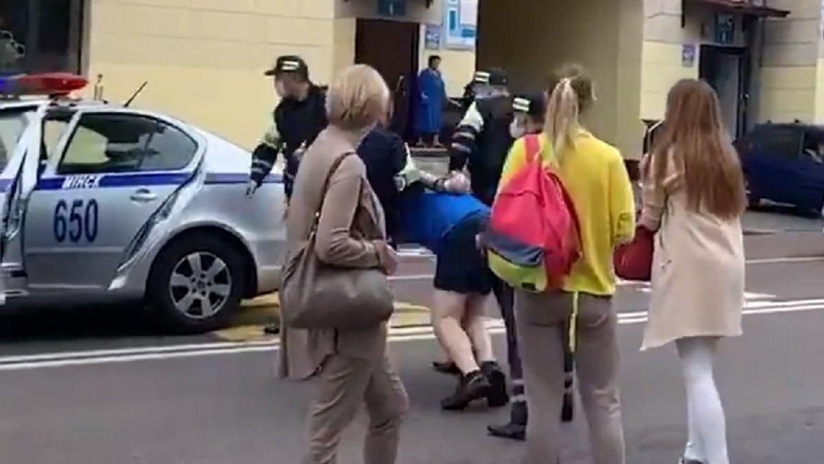 Жена задержанного волонтера в Беларуси рассказала, где может быть ее муж Жена задержанного волонтера в Беларуси рассказала, где может быть ее муж