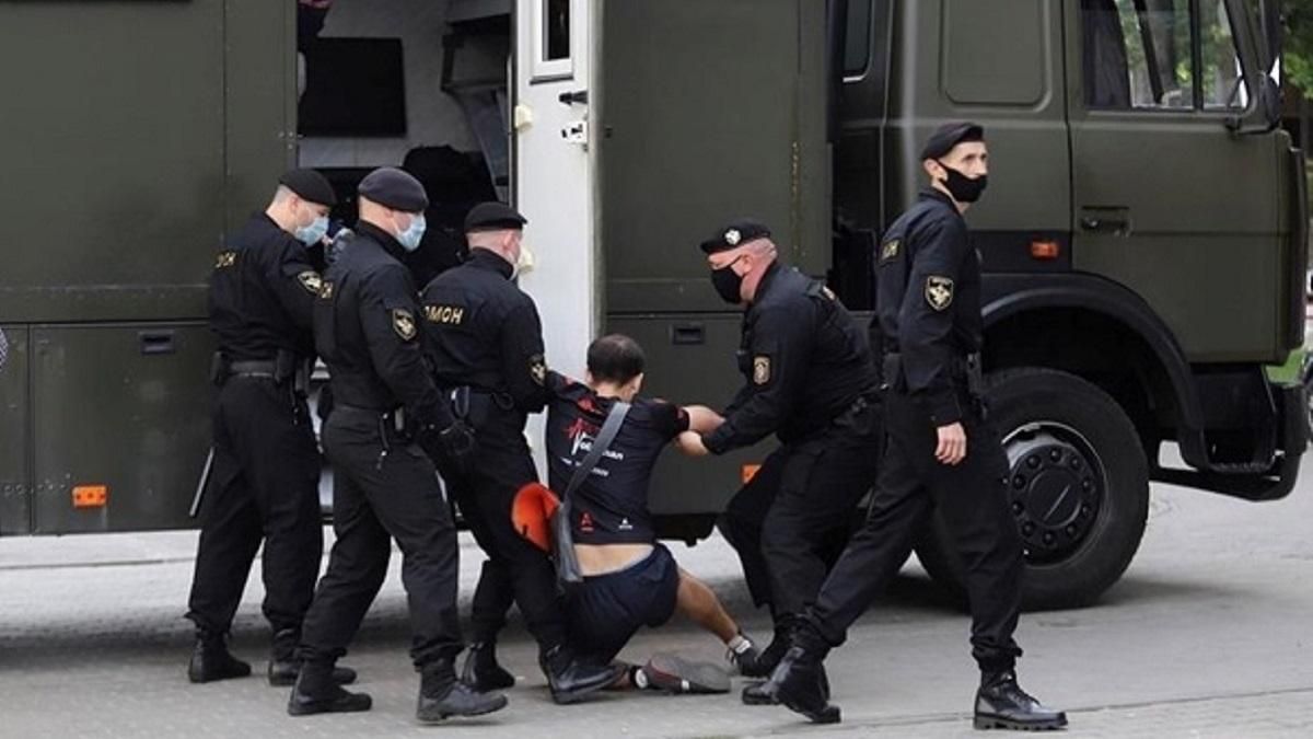 В Беларуси мать 3 дня искала сына, а потом увидела его в пропагандистском сюжете В Беларуси мать 3 дня искала сына, а потом увидела его в пропагандистском сюжете