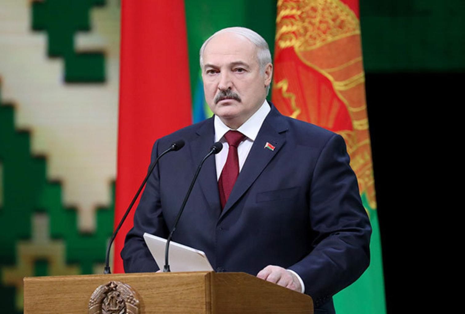 Лукашенка хочуть позбавити статусу почесного доктора КНУ ім. Шевченка