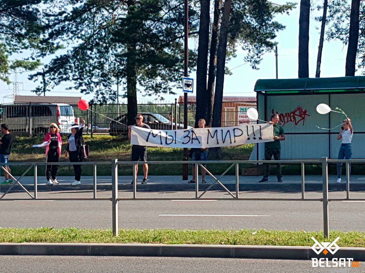 Лукашенко говорит, что протестующим платят Лукашенко говорит, что протестующим платят