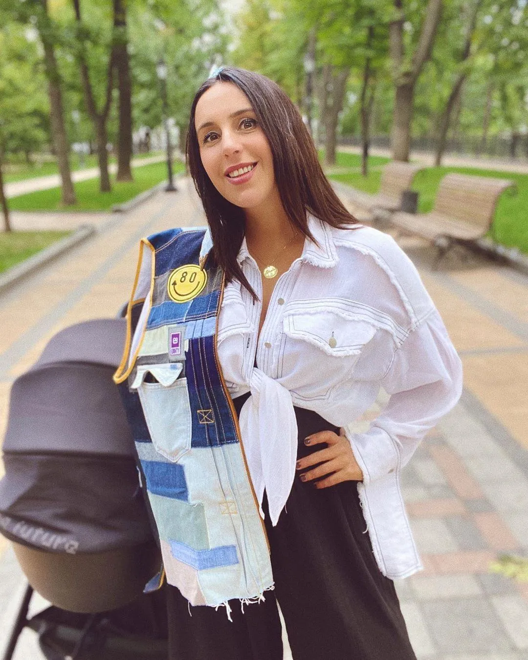 Джамала на прогулянці з сином Джамала на прогулянці з сином