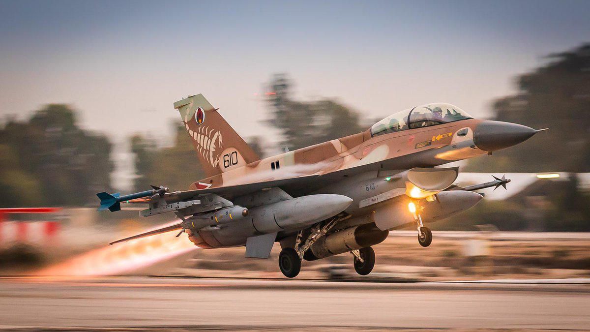 Израиль ответил на ракетный обстрел: авиаудары попали в объекты ХАМАСа
