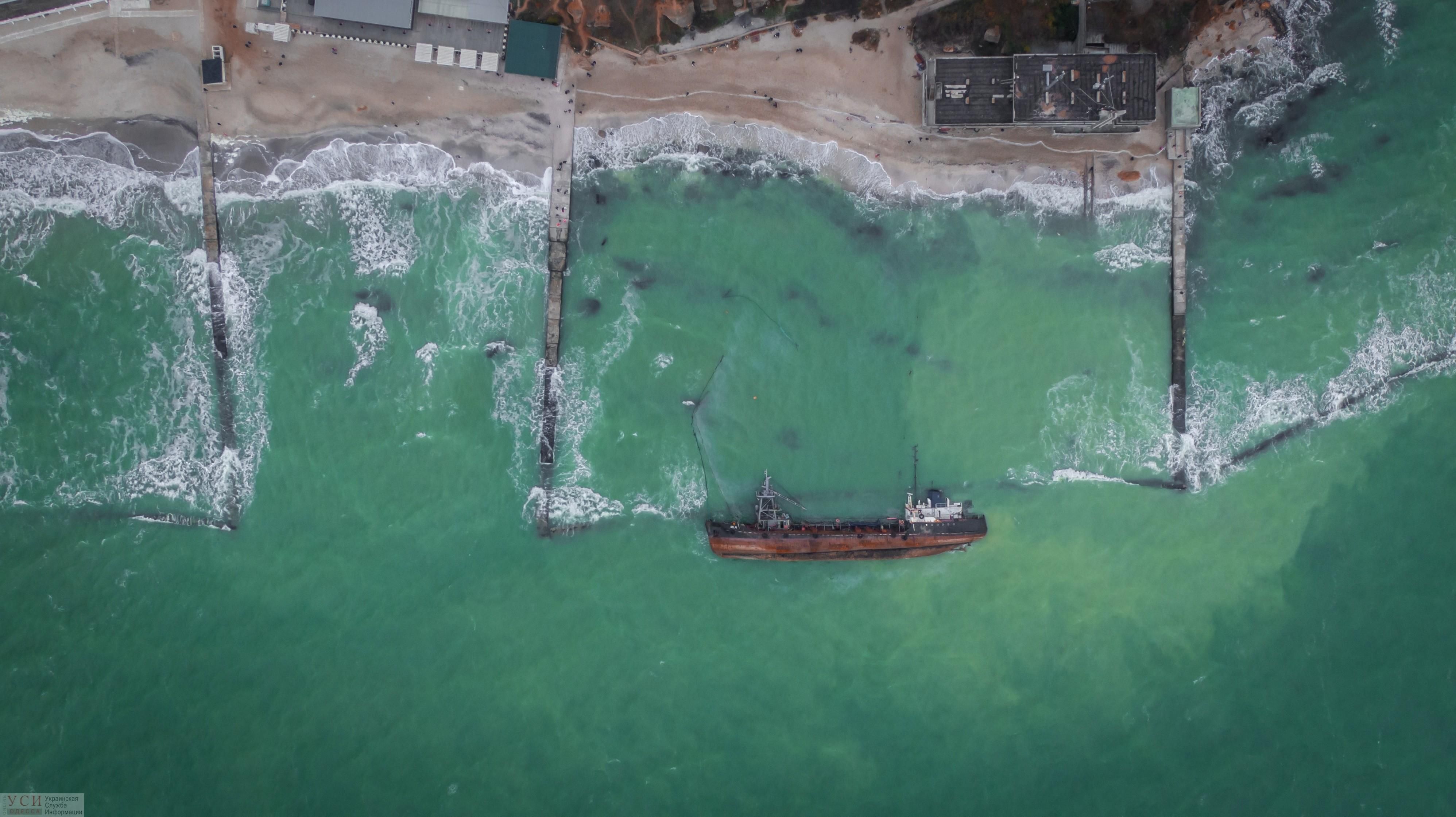 Епопея з підняттям танкера Delfi: чому судно досі лежить на дні Епопея з підняттям танкера Delfi: чому судно досі лежить на дні