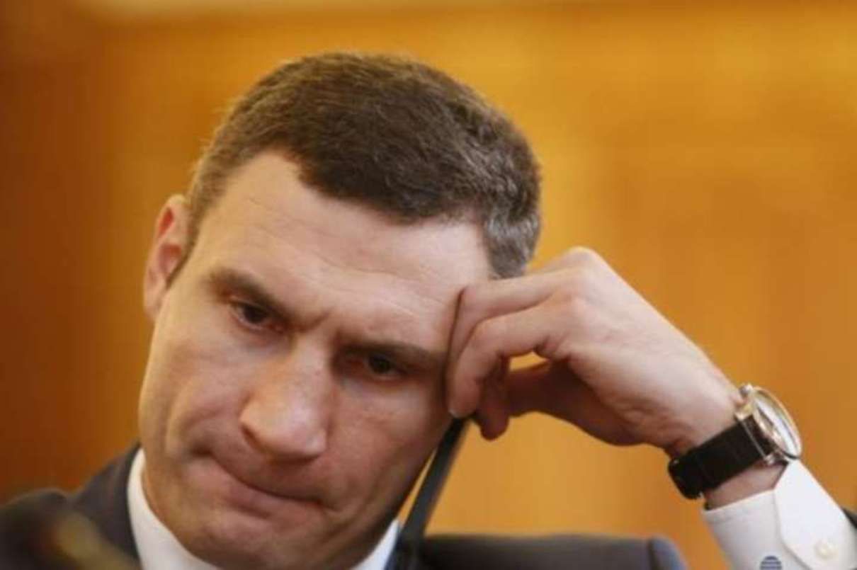 Кличко уволил собиравшего для него черный нал с МАФов чиновника после публикаций в СМИ