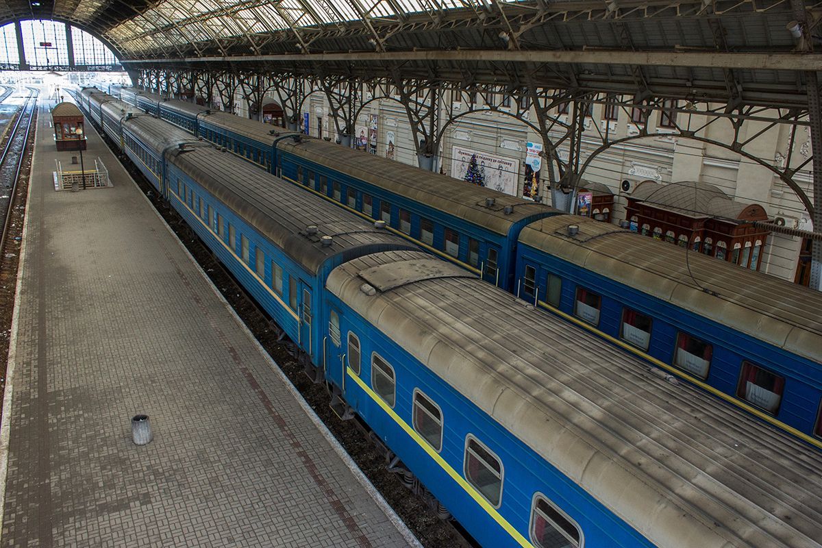 Укрзализныця возобновит курсирование поезда Львов – Солотвино: цены