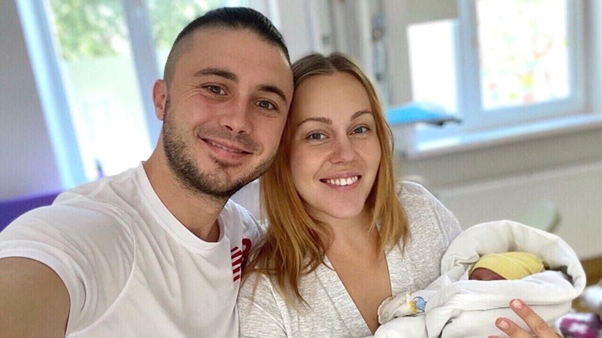Alyosha відсвяткувала повернення додому після пологів: миле фото з донечкою