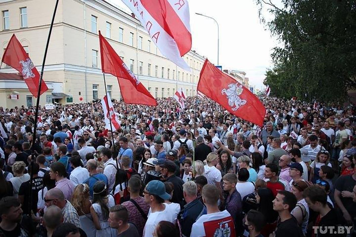 Чому Лукашенко боїться їздити вулицями Мінська: відверта відповідь білоруського журналіста