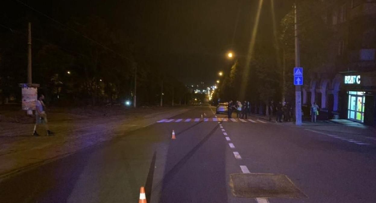 Под Днепром авто въехало в людей 19.08.2020: погиб ребенок Под Днепром авто въехало в людей 19.08.2020: погиб ребенок