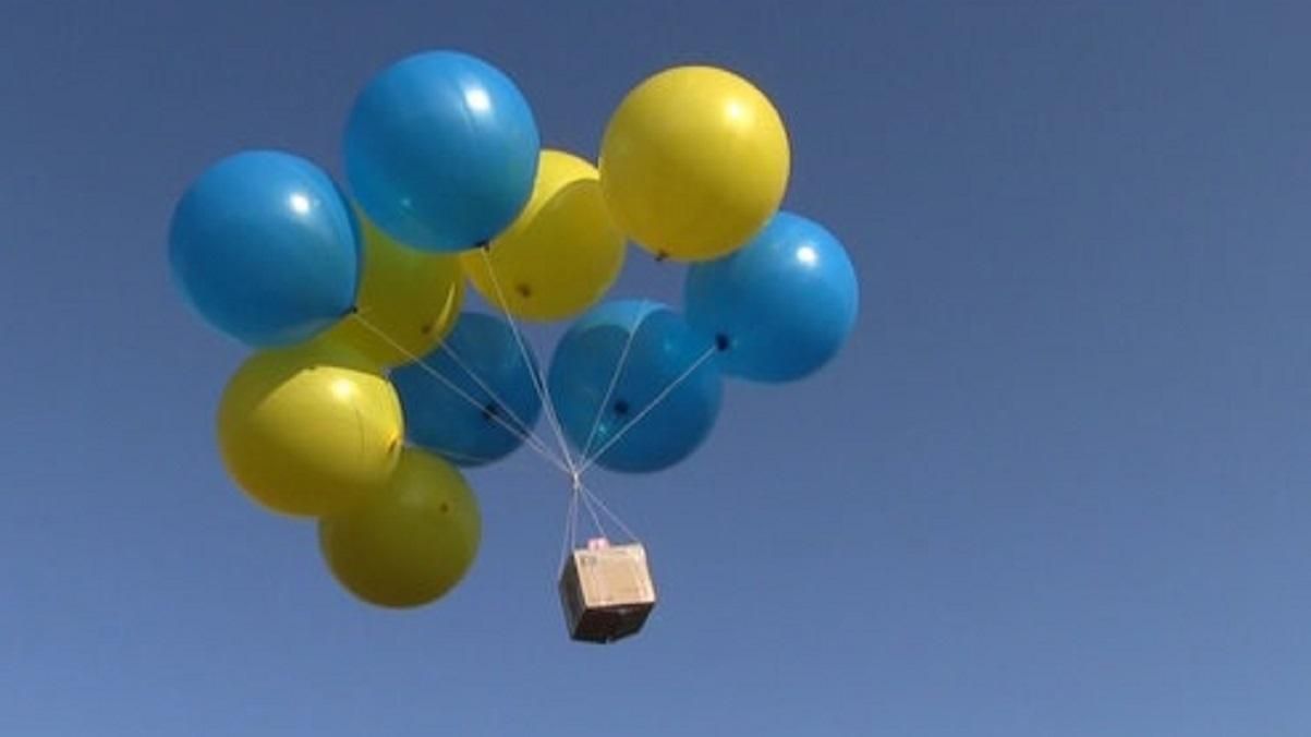 Бойовикам прилетіли патріотичні українські листівки – фото Бойовикам прилетіли патріотичні українські листівки – фото