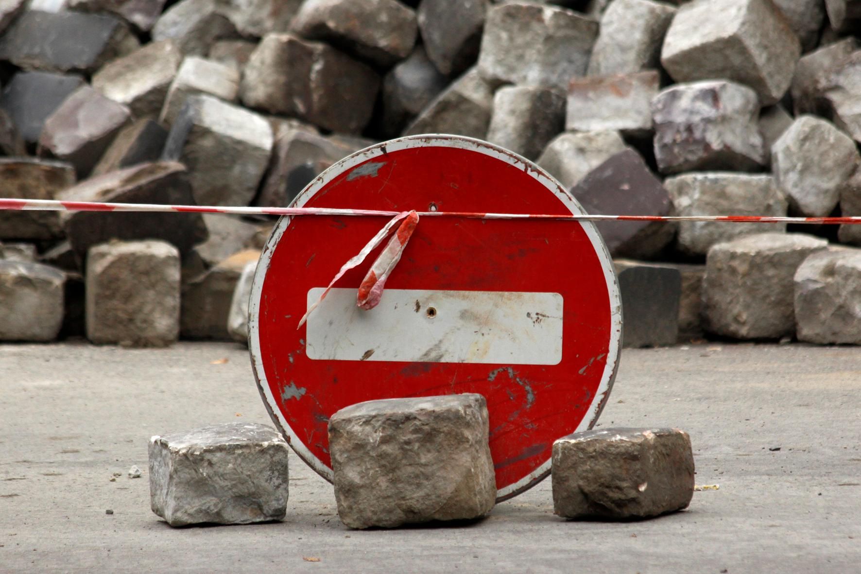 Як тютюнова контрабанда "з'їдає" українські дороги: шокуючі кадри Як тютюнова контрабанда "з'їдає" українські дороги: шокуючі кадри