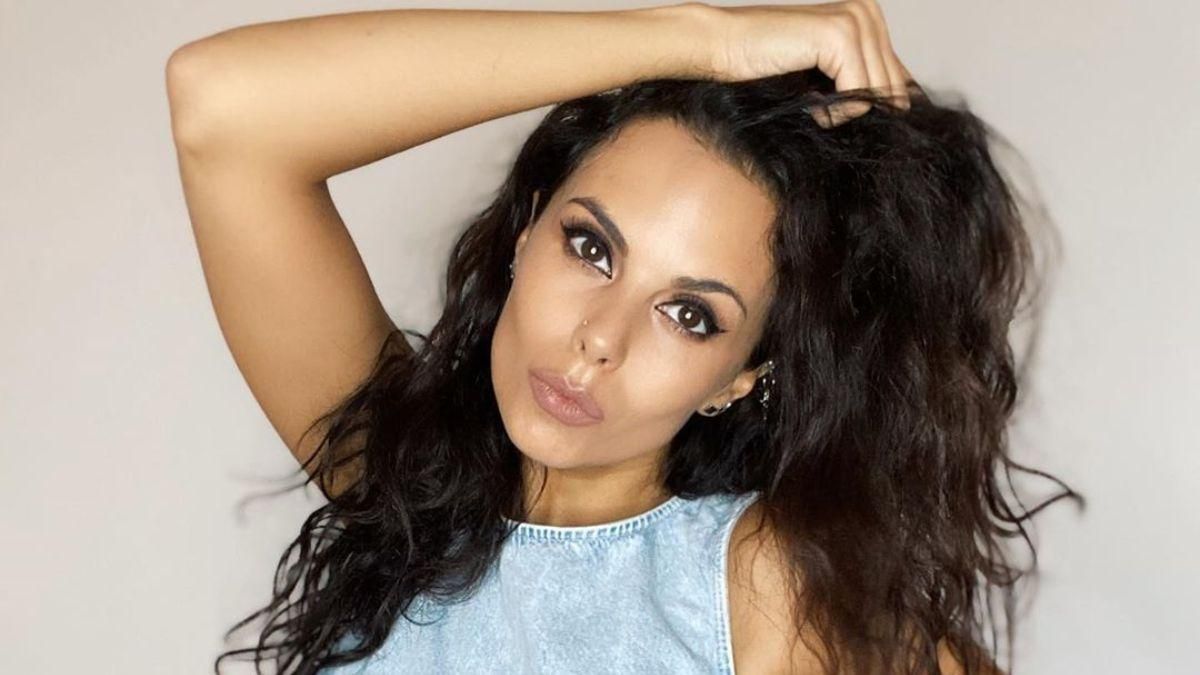 У короткому топі та зі smokey eyes: Настя Каменських розбурхала мережу зухвалим образом – фото