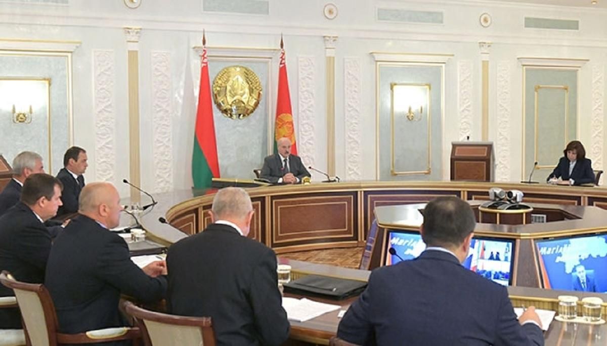 Лукашенко дав силовикам та відомствам сім завдань для "повернення спокійної країни"