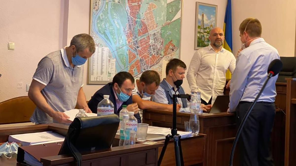 Суд заарештував організаторів вбивства Гандзюк – Мангера та Левіна Суд заарештував організаторів вбивства Гандзюк – Мангера та Левіна