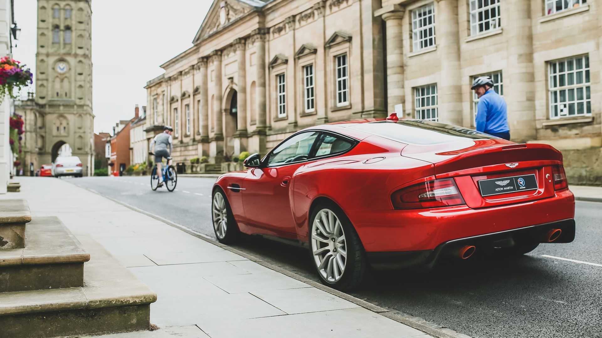 Экс-дизайнер Jaguar показал усовершенствованный Aston Martin Vanquish: эффектные фото Экс-дизайнер Jaguar показал усовершенствованный Aston Martin Vanquish: эффектные фото