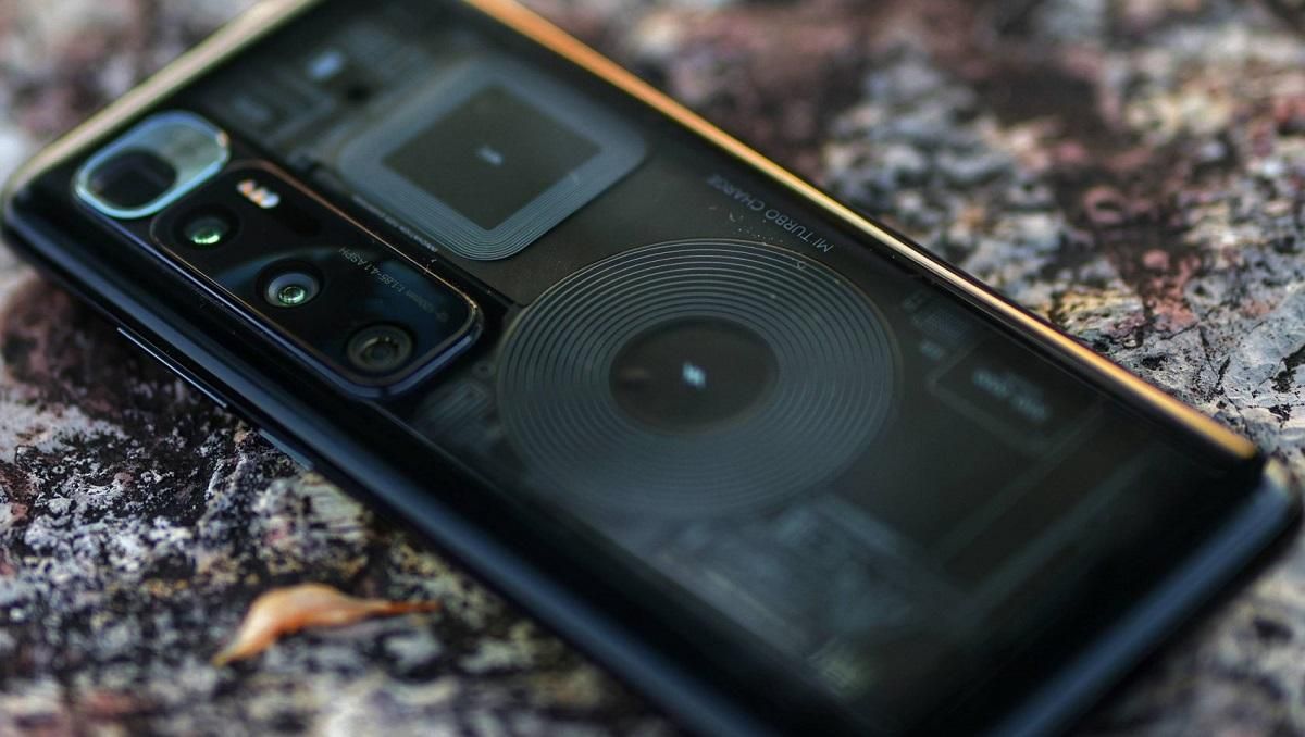 Xiaomi рассказала, как работает 50-ваттная беспроводная зарядка Mi10 Ultra Xiaomi рассказала, как работает 50-ваттная беспроводная зарядка Mi10 Ultra