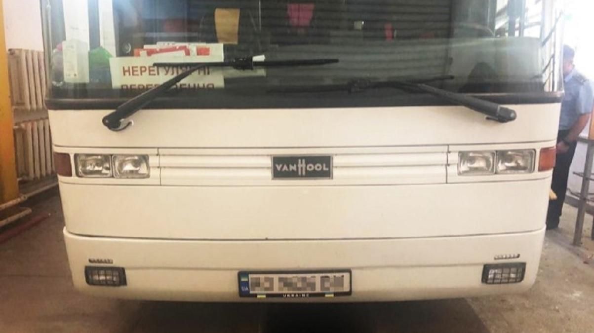 До Угорщини хотіли вивезти 15 мішків бурштину: фото, відео До Угорщини хотіли вивезти 15 мішків бурштину: фото, відео