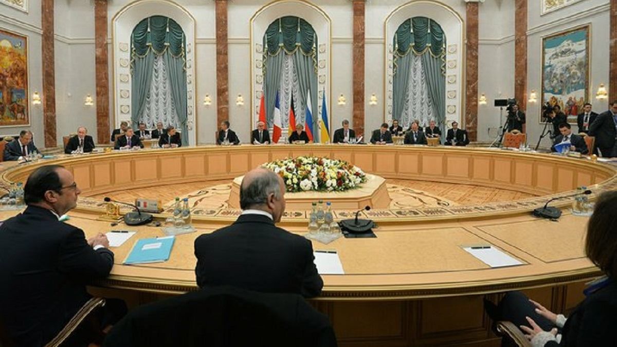 Минские договоренности устарели: "слуги" хотят изменить главный документ о войне Минские договоренности устарели: "слуги" хотят изменить главный документ о войне