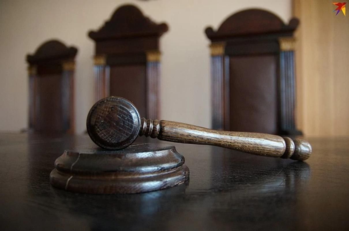 В Гомеле задержали учительницу, которая ходила на мирные митинги В Гомеле задержали учительницу, которая ходила на мирные митинги