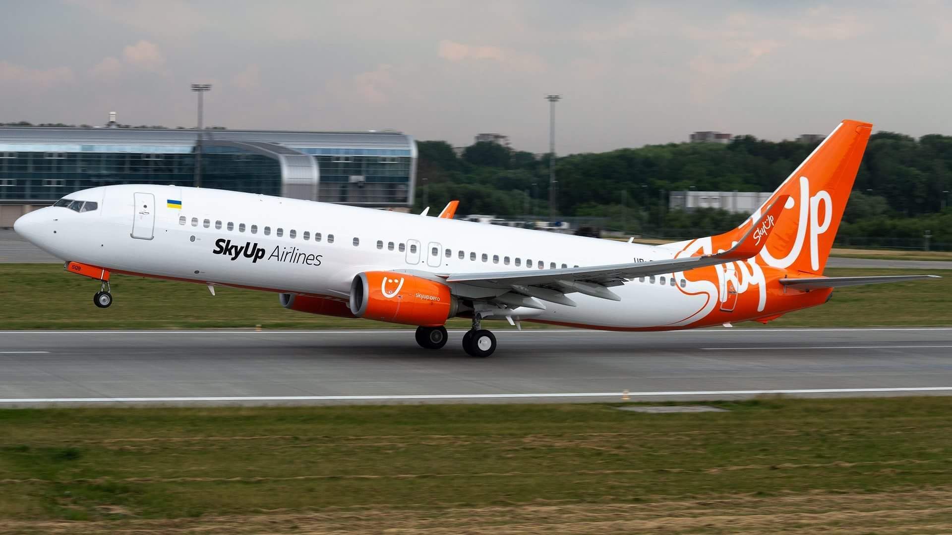 Авіакомпанія SkyUp ввела плату за реєстрацію в аеропорту: як заощадити