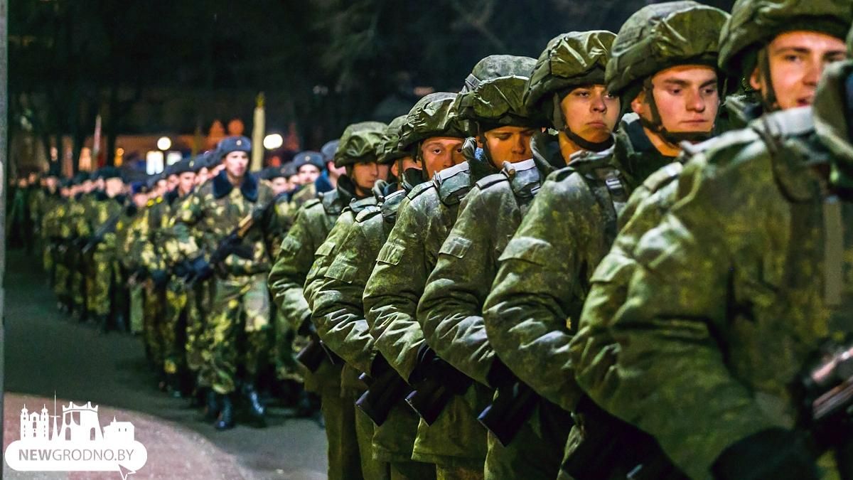 В Минобороны Беларуси пригрозили митингующим, чтобы те не собирались у мемориалов жертвам Второй мировой и с красно-белыми флагами В Минобороны Беларуси пригрозили митингующим, чтобы те не собирались у мемориалов жертвам Второй мировой и с красно-белыми флагами