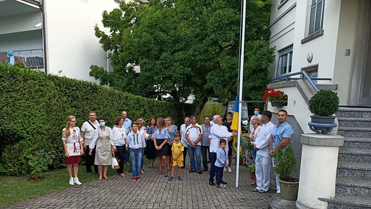 День прапора України урочисто відзначили у Страсбурзі: деталі  