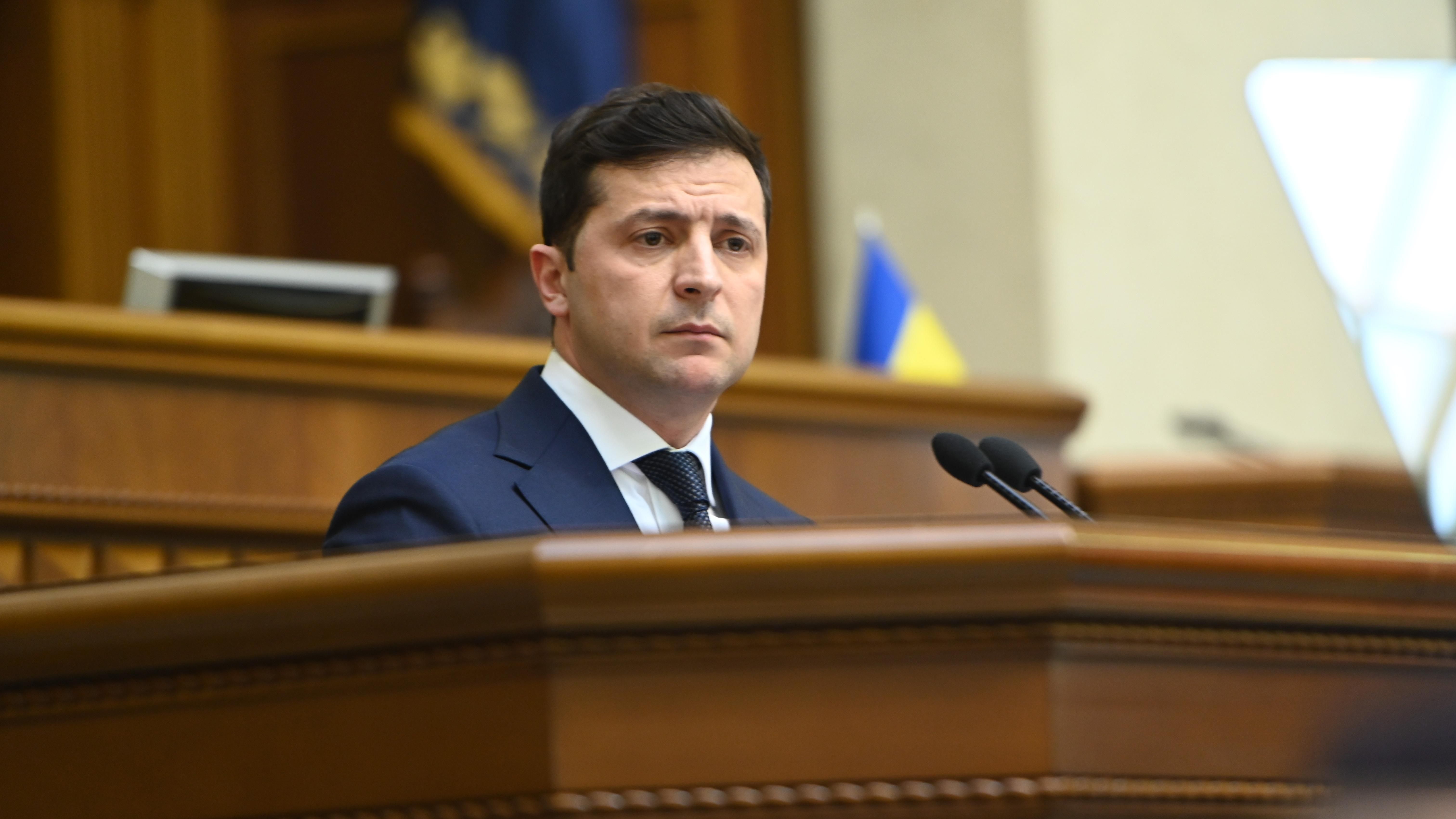 Зеленський відзначив 15 посадовців: хто з керівників отримав нові звання Зеленський відзначив 15 посадовців: хто з керівників отримав нові звання