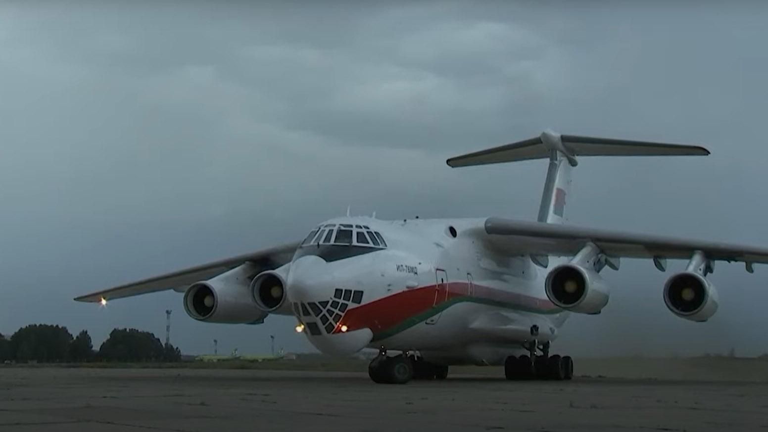 Білоруський військовий літак здійснив підозрілі рейси в Росію: докази волонтерів