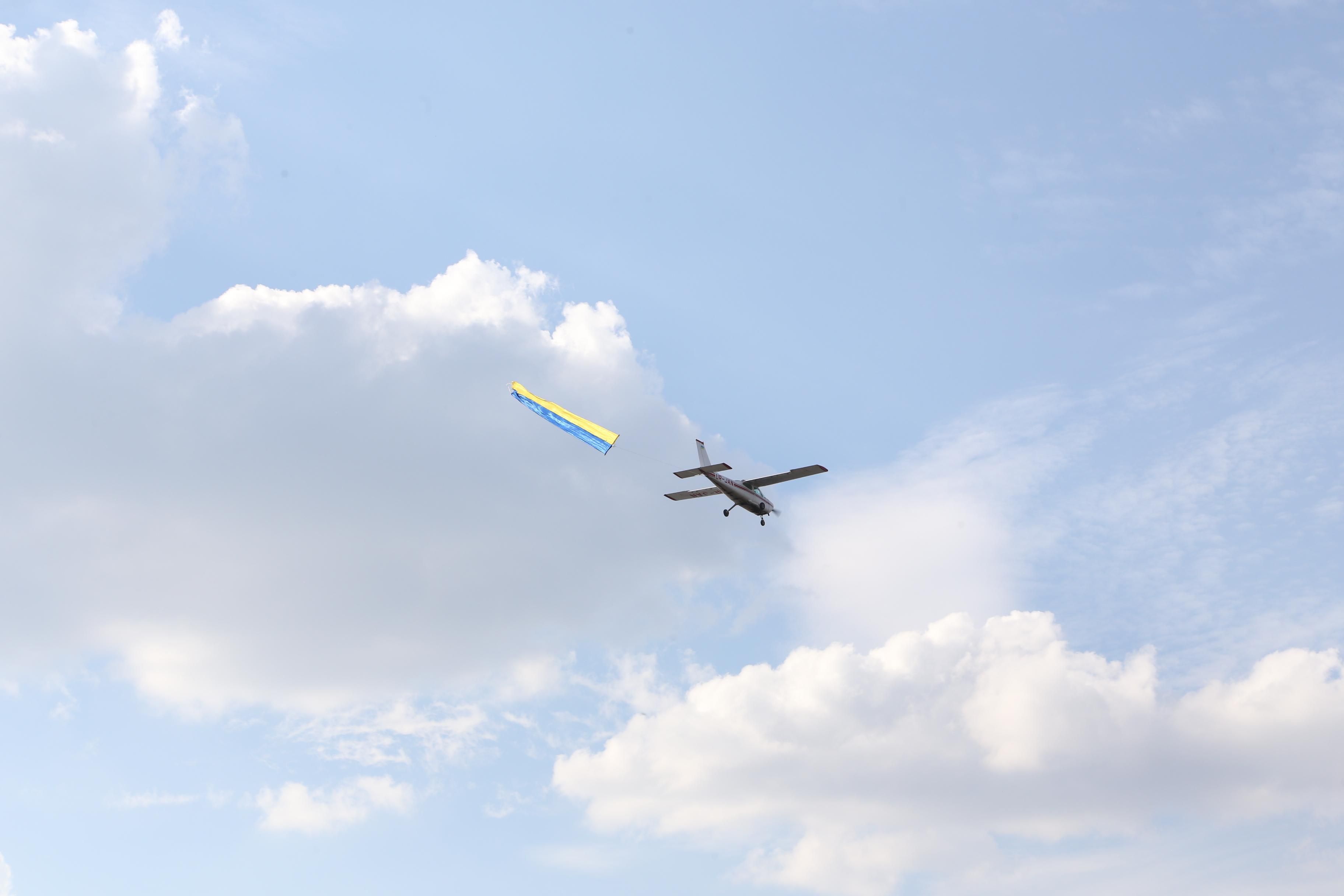 Підняли на рекордну висоту: в Тернополі державний прапор здійнявся на понад 300 метрів, – ЗМІ Підняли на рекордну висоту: в Тернополі державний прапор здійнявся на понад 300 метрів, – ЗМІ