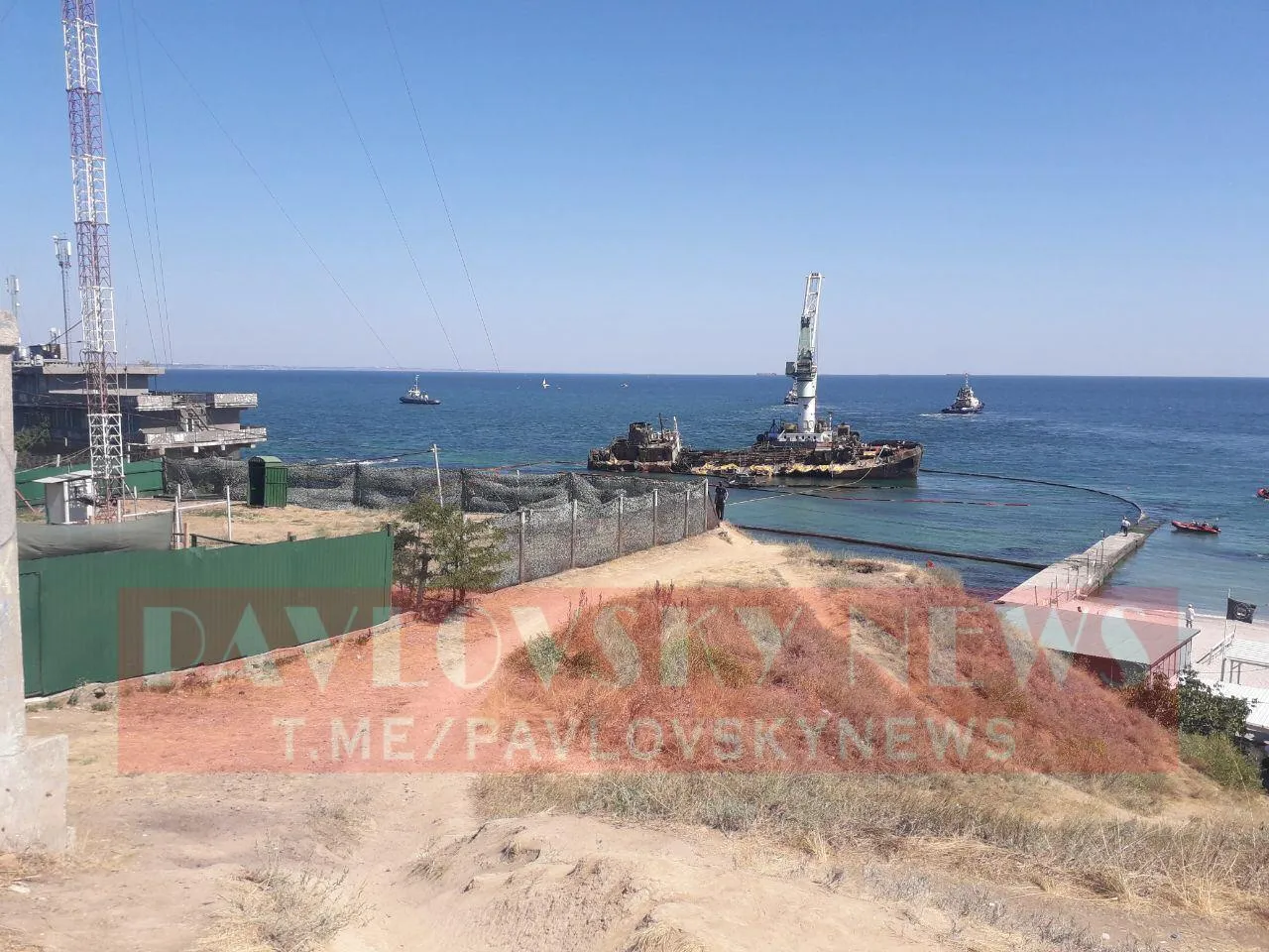 В Одесі намагаються підняти сумнозвісний танкер В Одесі намагаються підняти сумнозвісний танкер