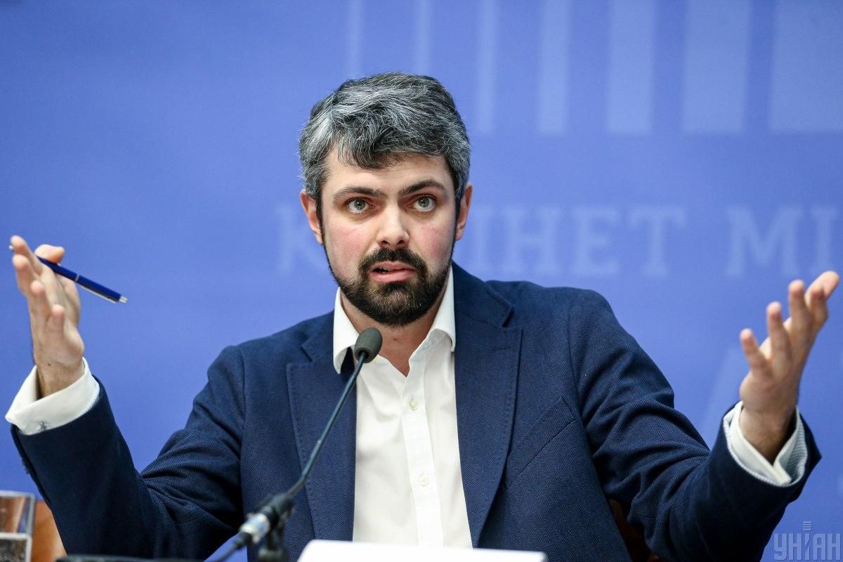Дробович выступает против большого Государственного Герба Украины